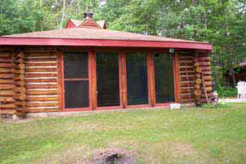 Lake Holcombe Log Cabin